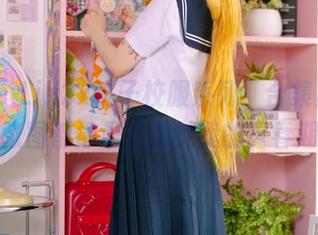 Joyce Lin2x桃子校服系列，合集里的每一张图都像是在挑衅我的青春期。